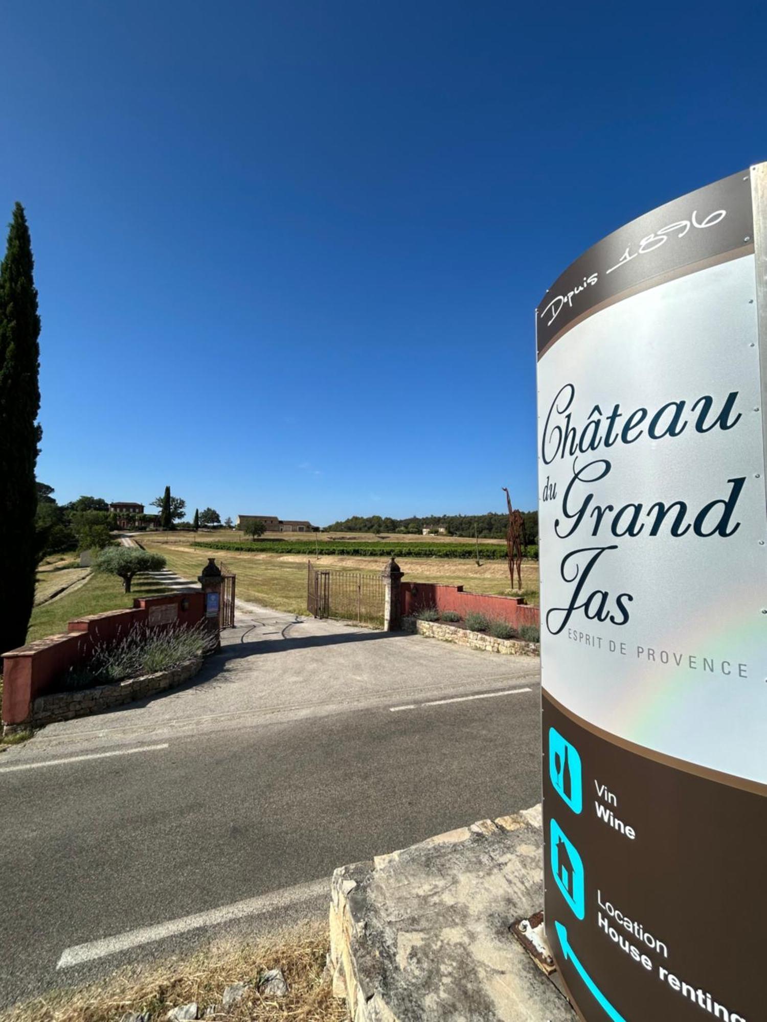 Chateau Du Grand Jas Entrecasteaux Exterior photo